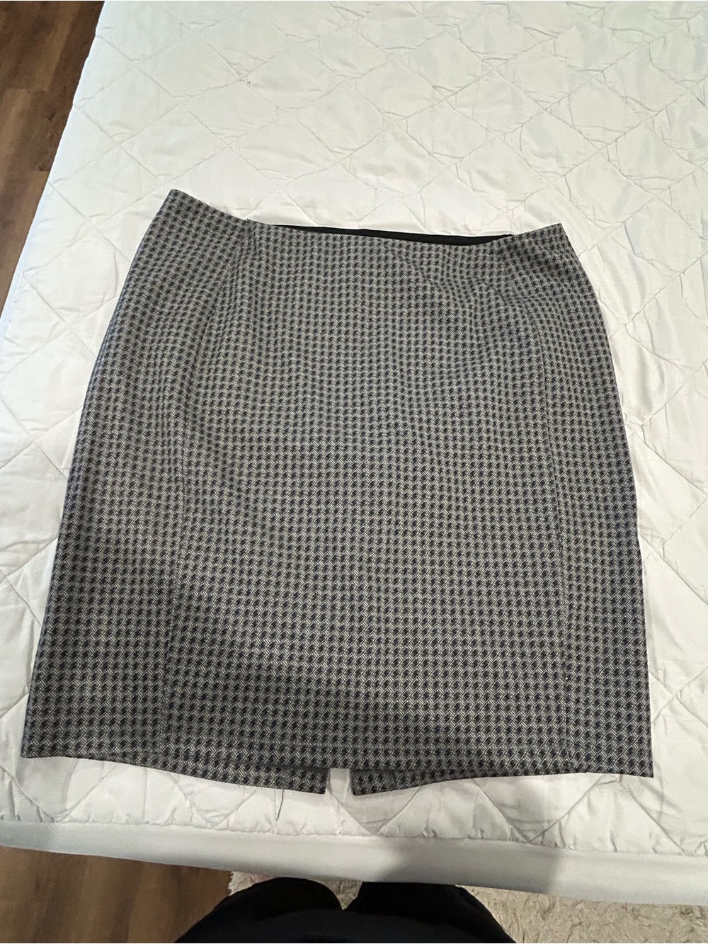 Liverpool Houndstooth Pencil Skirt - Black & Gray